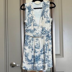 Cupshe White & Blue Toile Print Sleeveless V-Neck Romper